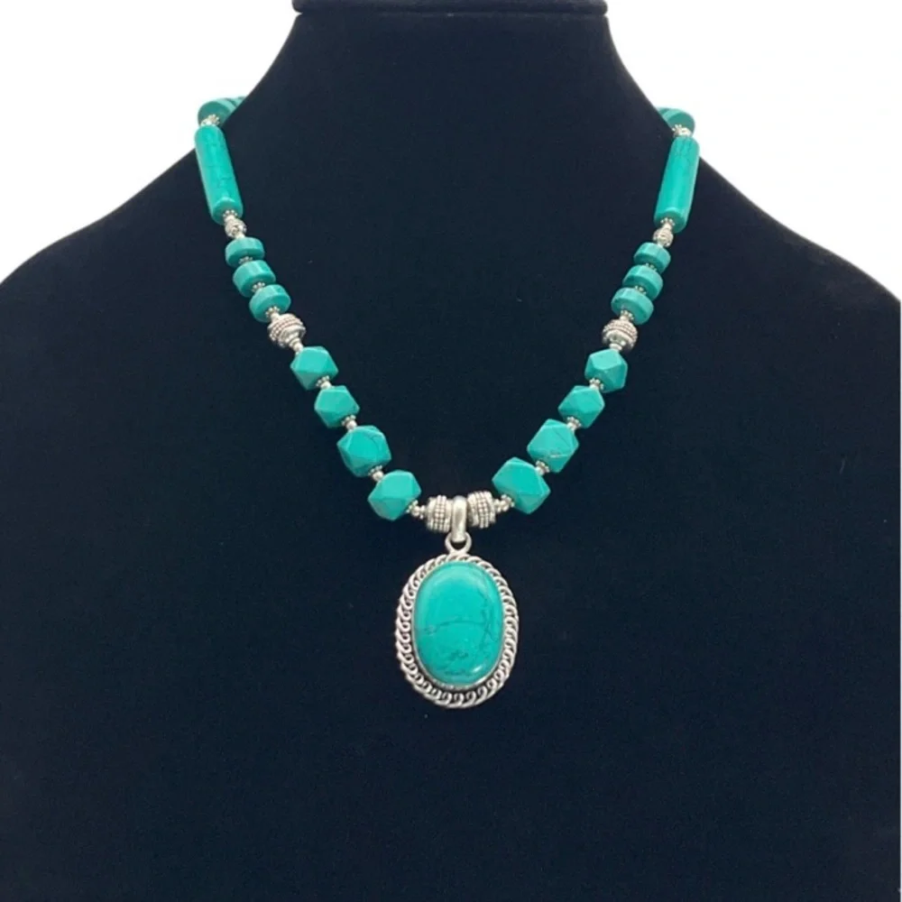 Southwestern Style 925 Turquoise Howlite Necklace